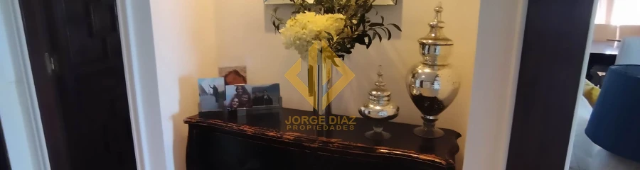 Frente a la playa Brava y muy cerca de Avda. Gorlero