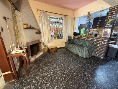 Venta de casa doble en padrón único Cerro Montevideo