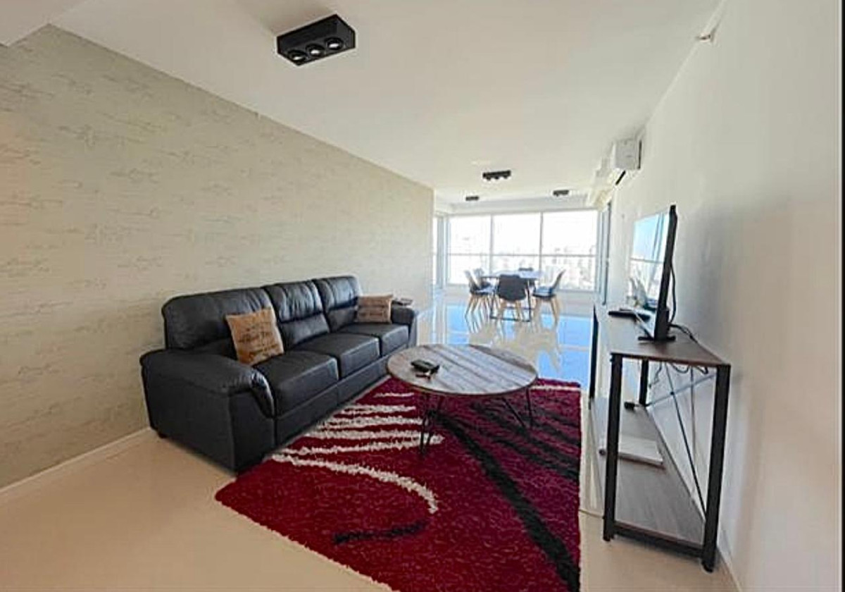 Venta de Apartamento de 2 dormitorios y medio, todos en suite, 3 balcones y parrillero propio, con vista al mar