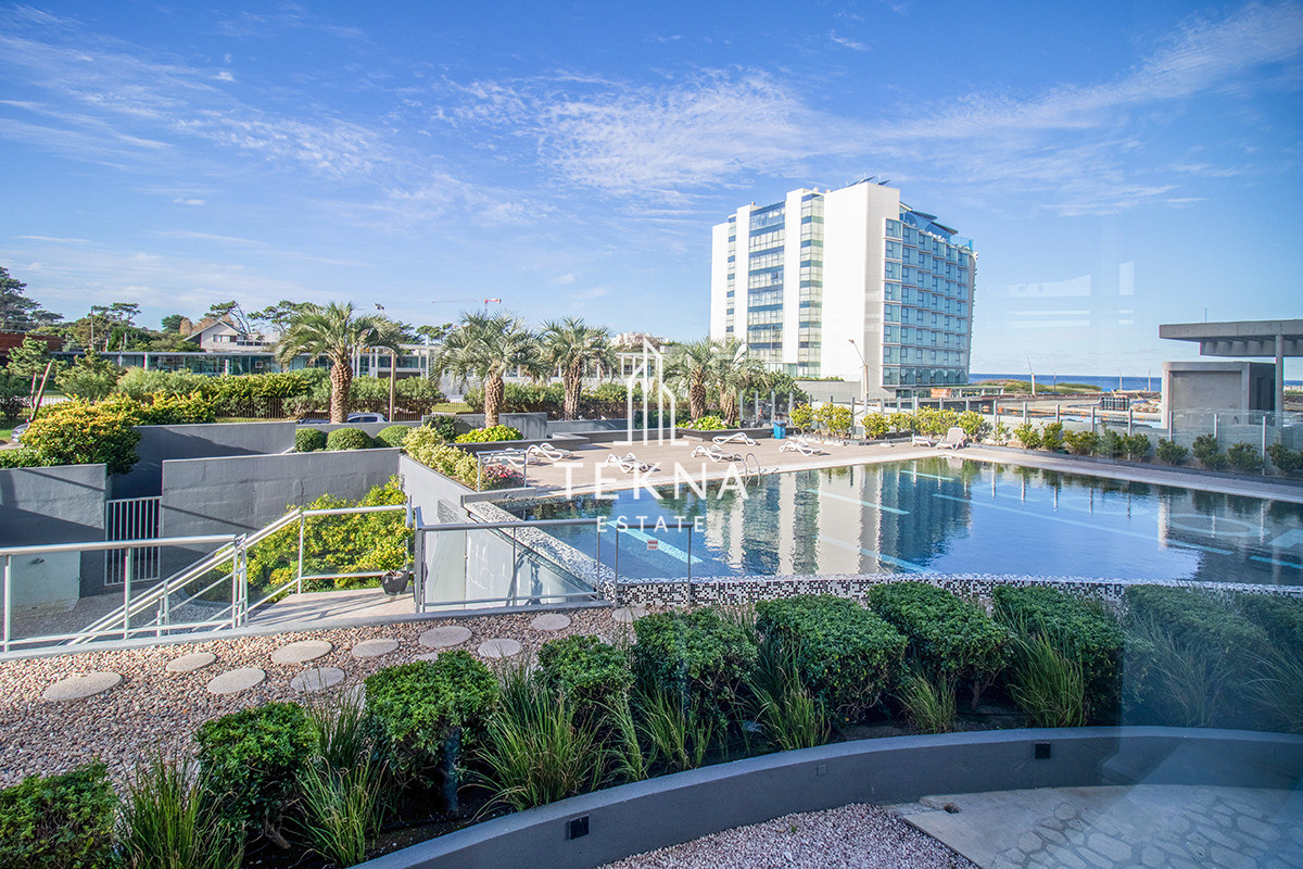 Apartamento ID.9433 - Venta de Apartamento de 2 dormitorios y medio, todos en suite, 3 balcones y parrillero propio, con vista al mar
