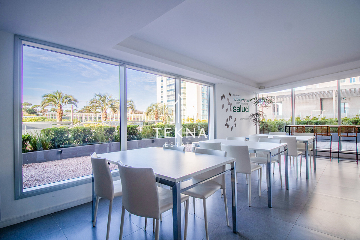 Apartamento ID.9433 - Venta de Apartamento de 2 dormitorios y medio, todos en suite, 3 balcones y parrillero propio, con vista al mar