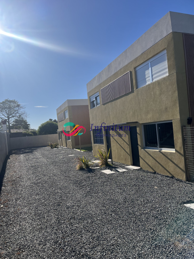 Casa ID.1 - Casa PH.  2 dormitorios , en Barrio Cerrado de 4 casas 