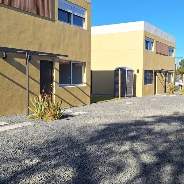 Casa PH.  2 dormitorios , en Barrio Cerrado de 4 casas 