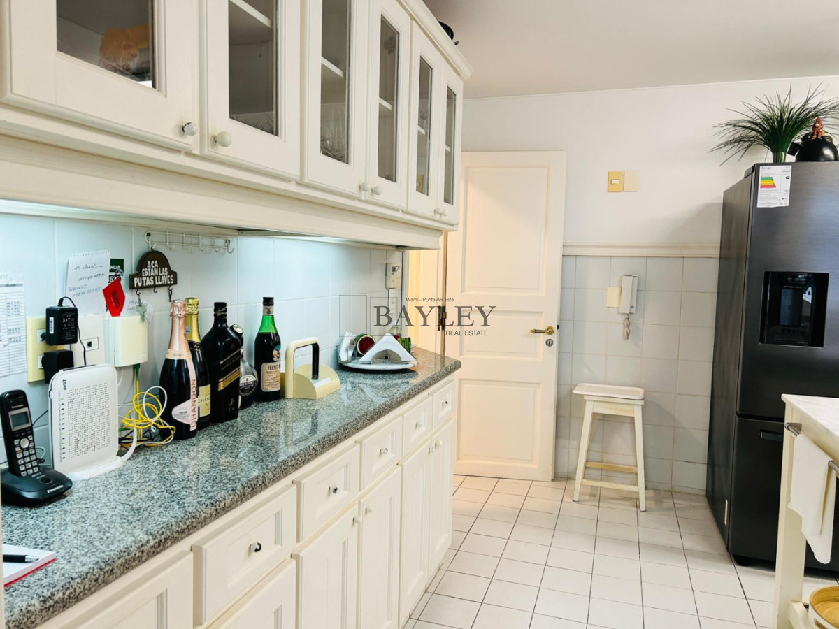 Apartamento ID.2 - APARTAMENTO FRENTE AL PUERTO DE PUNTA DEL ESTE, EDIFICIO NEW PORT UNIDAD 102