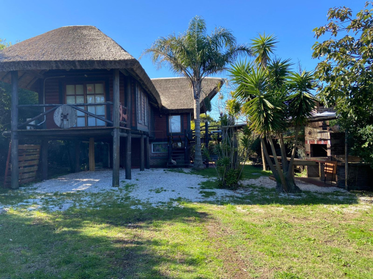 Casa ID.11 - Cabaña, EN MANATIALES, ALTOS DE PUNTA PIEDRA