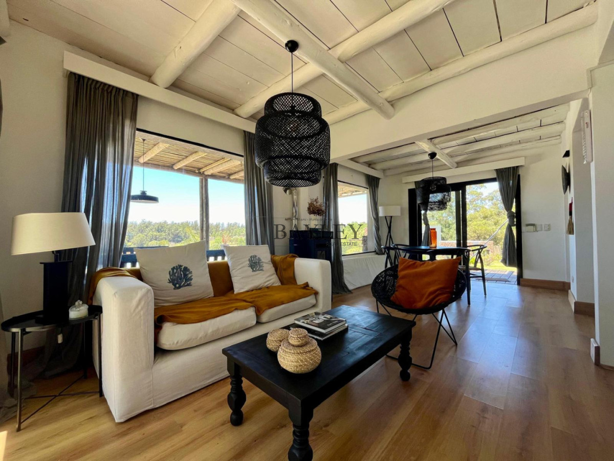 Casa ID.27 - Hermosa casa ubicada en Manantiales , Pueblo Coyote.