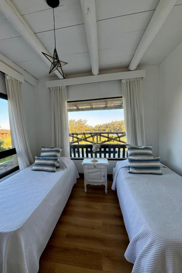 Casa ID.27 - Hermosa casa ubicada en Manantiales , Pueblo Coyote.