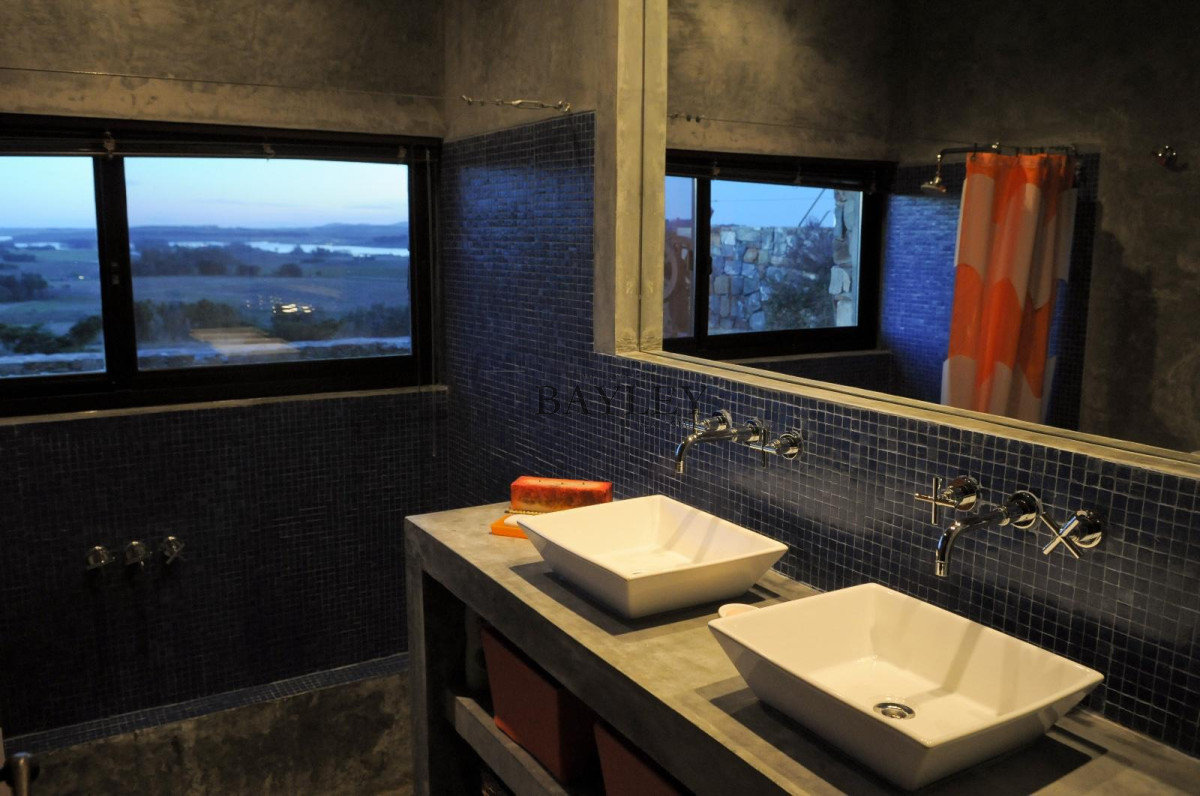 Chacra ID.8 - Chacra ubicada en Punta Ballena, Ruta 12, con excelente vista a la Laguna del Sauce