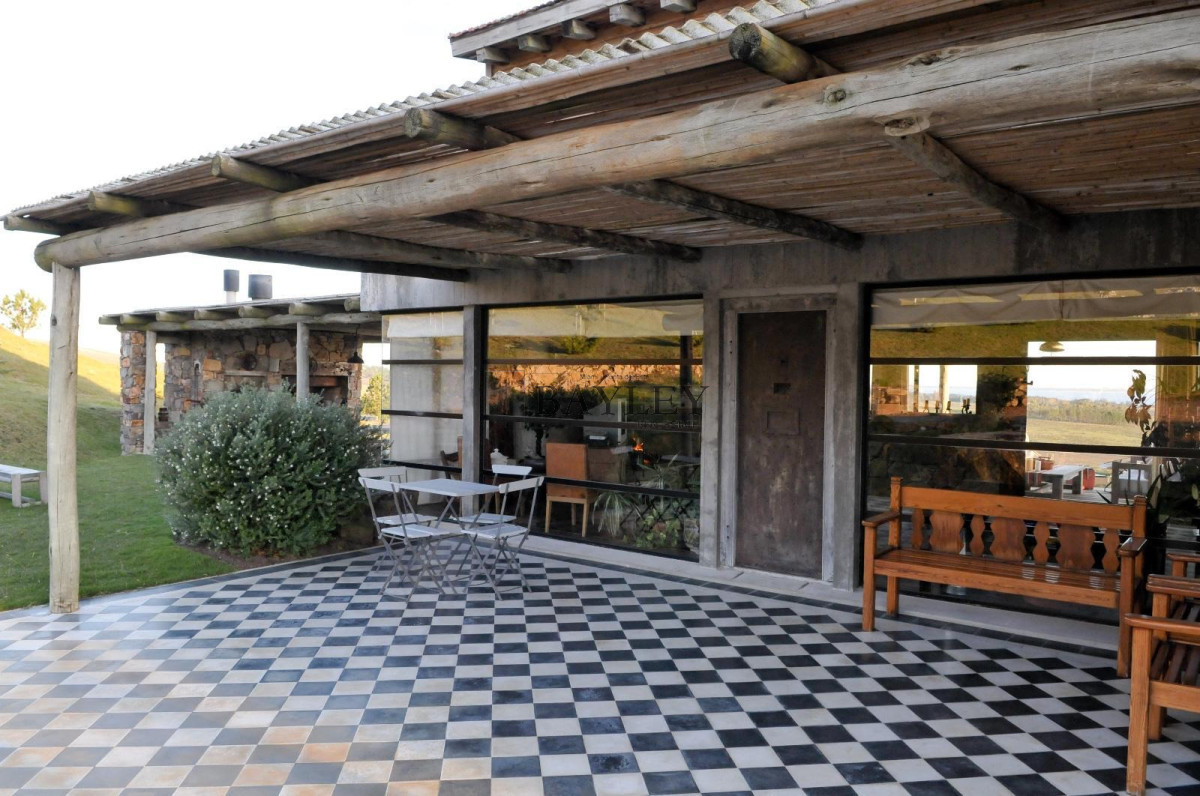 Chacra ID.8 - Chacra ubicada en Punta Ballena, Ruta 12, con excelente vista a la Laguna del Sauce