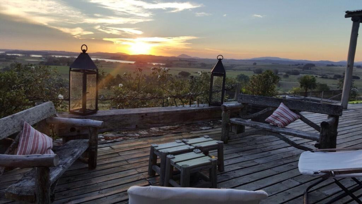 Chacra ID.8 - Chacra ubicada en Punta Ballena, Ruta 12, con excelente vista a la Laguna del Sauce