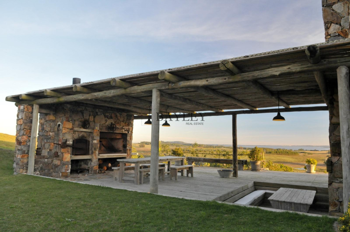 Chacra ID.8 - Chacra ubicada en Punta Ballena, Ruta 12, con excelente vista a la Laguna del Sauce