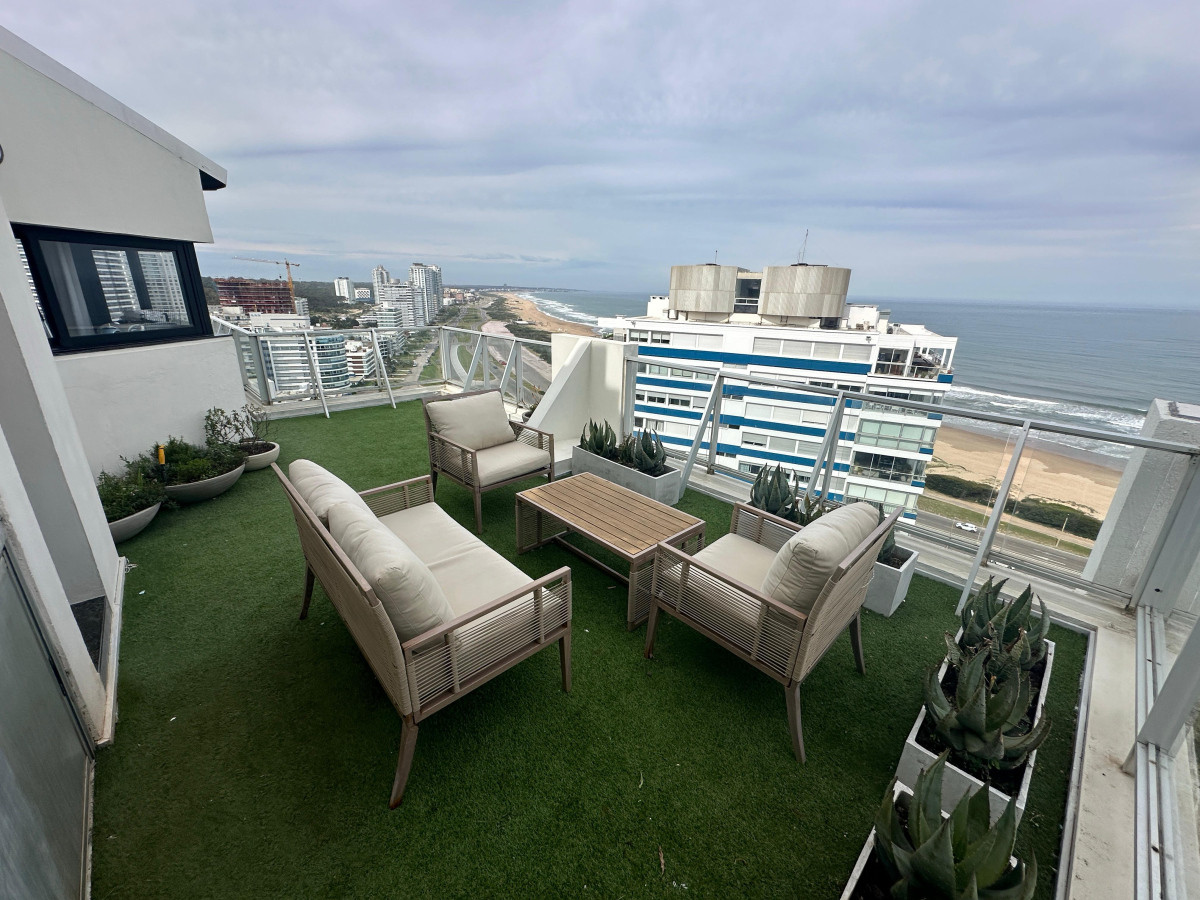 Apartamento ID.711 - Apartamento en Alquiler, vista panoramica, playa brava.