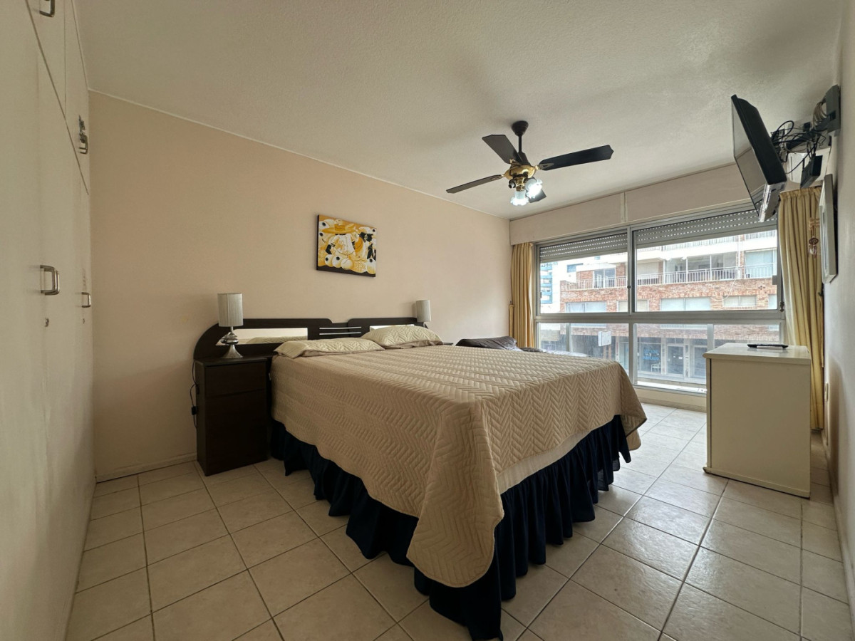 Apartamento ID.2242 - Departamento en VENTA, tres dormitorios.