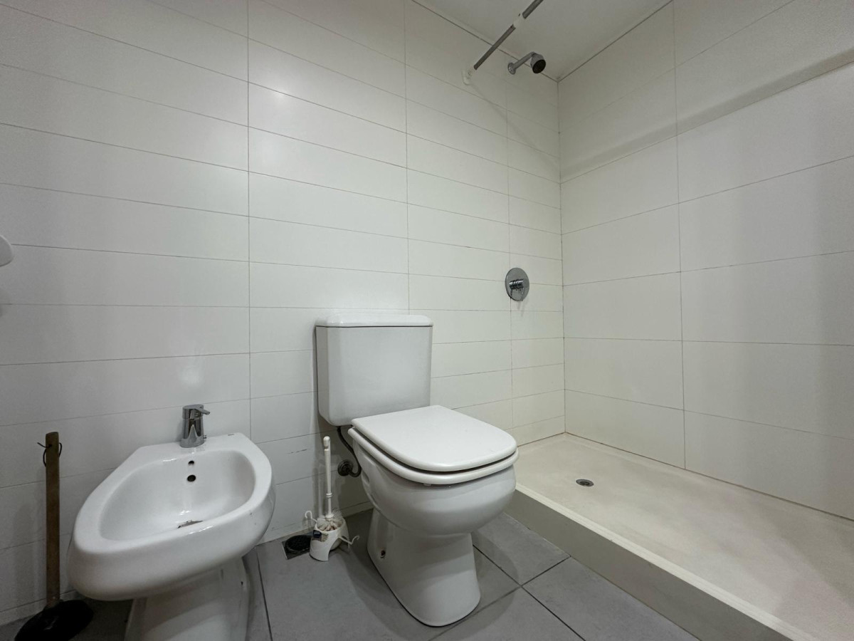 Apartamento ID.515 - Alquiler temporal y alquiler anual departamento de 2 dormitorios en Av. Roosevelt.