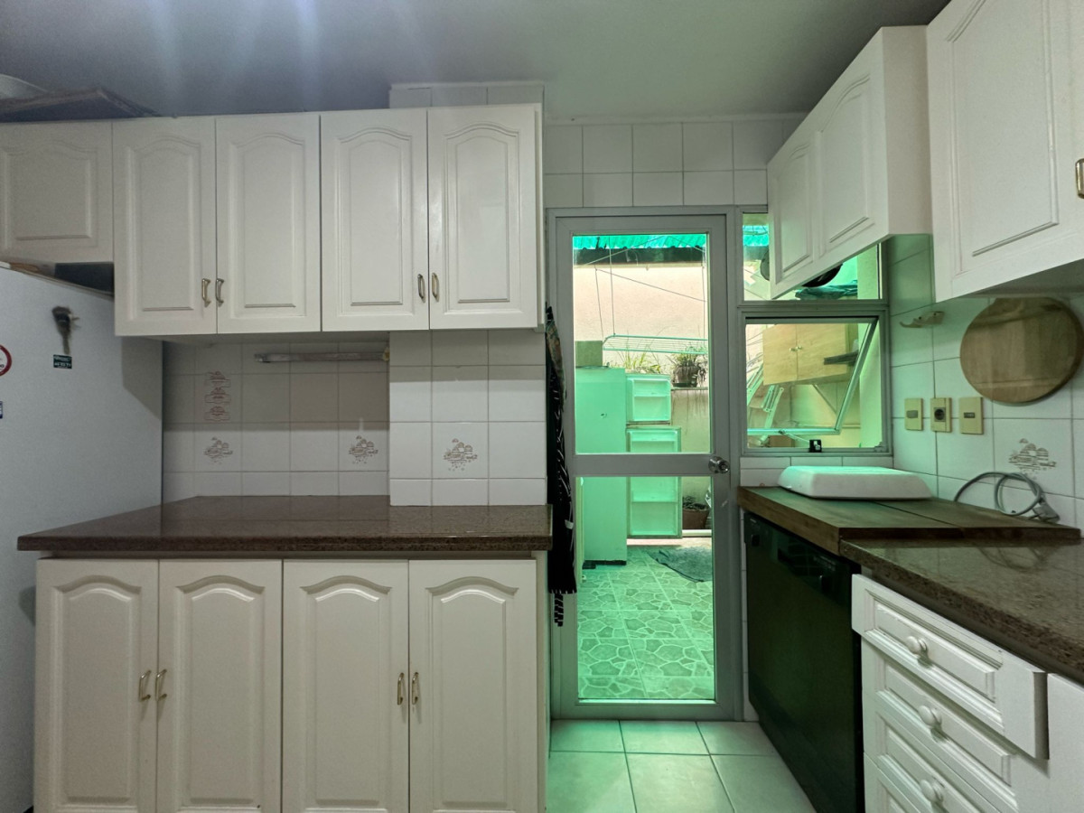 Apartamento ID.2242 - Departamento en VENTA, tres dormitorios.