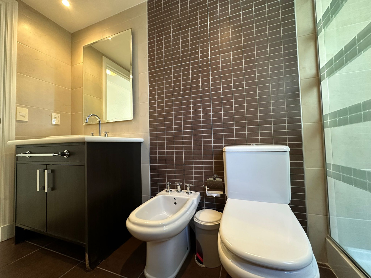 Apartamento ID.473 - Alquiler temporal y venta, de apto primera linea playa brava.