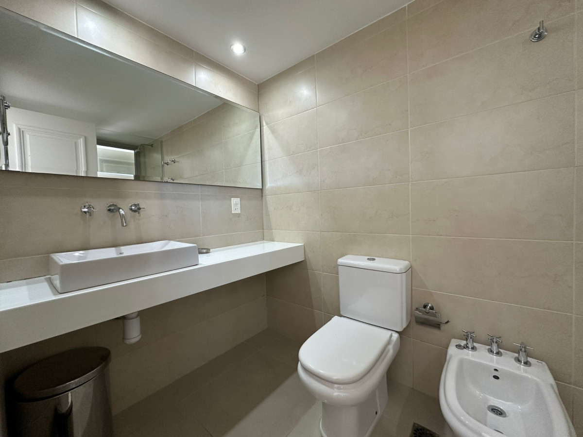 Apartamento ID.472 - Alquiler temporal y venta, de apto primera linea playa brava.