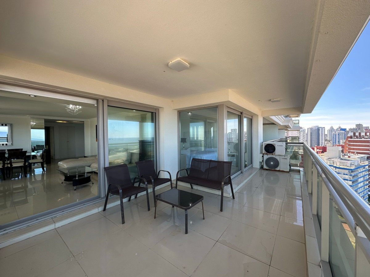 Apartamento ID.472 - Alquiler temporal y venta, de apto primera linea playa brava.