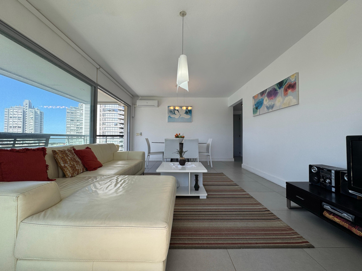 Apartamento ID.2210 - Alquiler de departamento, dos dormitorios, punta del este.