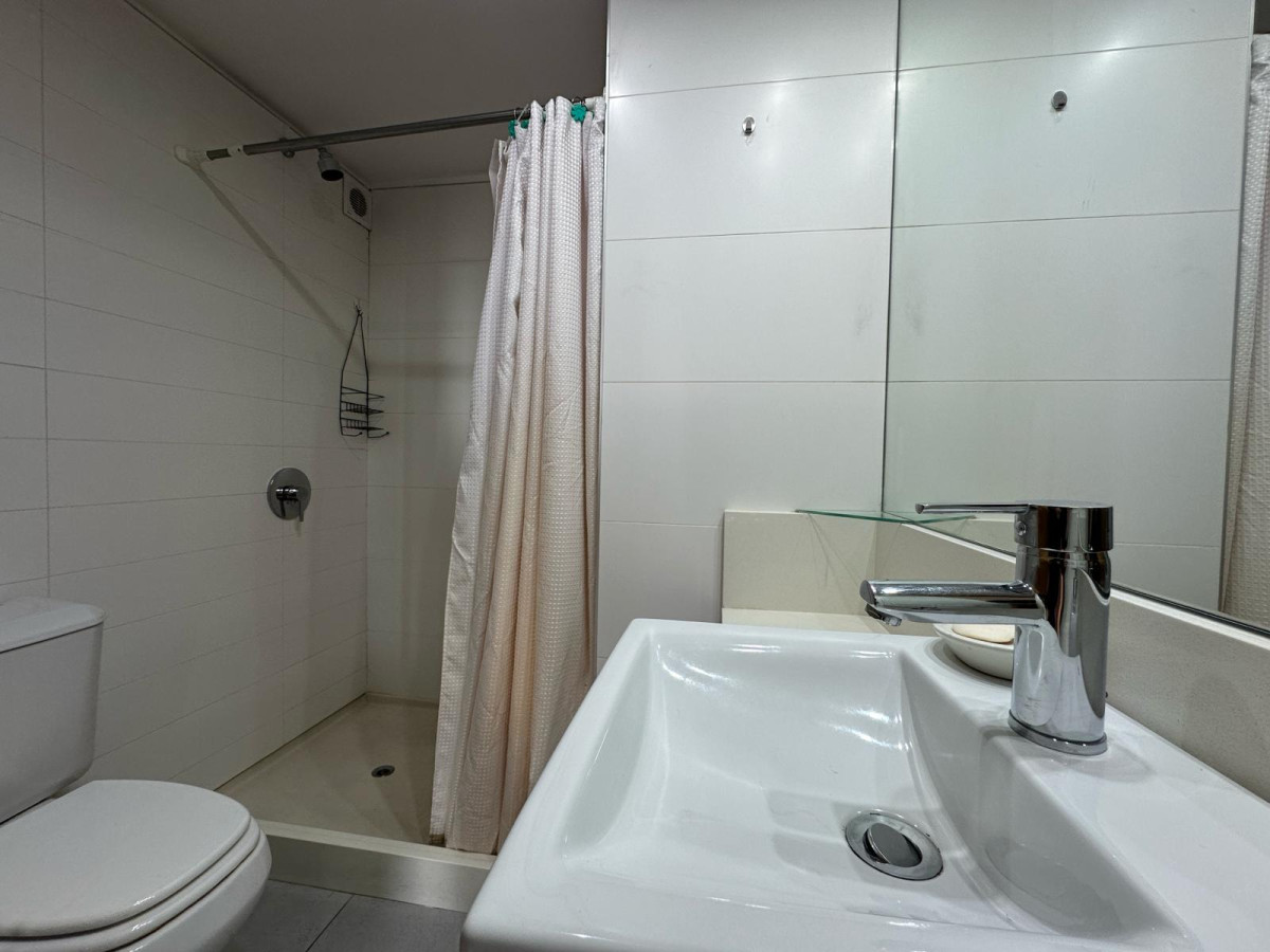 Apartamento ID.515 - Alquiler temporal y alquiler anual departamento de 2 dormitorios en Av. Roosevelt.