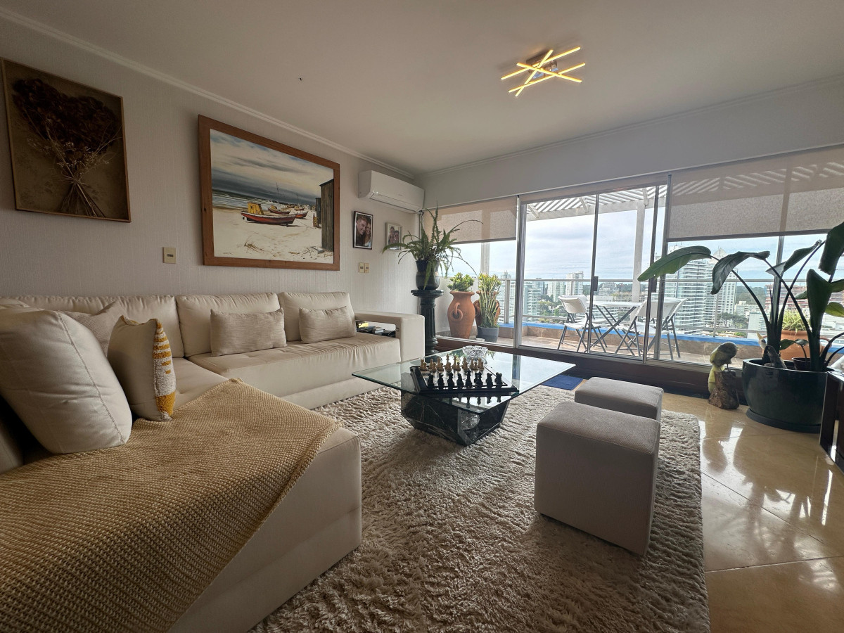 Apartamento ID.711 - Apartamento en Alquiler, vista panoramica, playa brava.