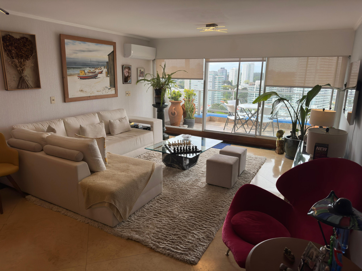 Apartamento ID.711 - Apartamento en Alquiler, vista panoramica, playa brava.