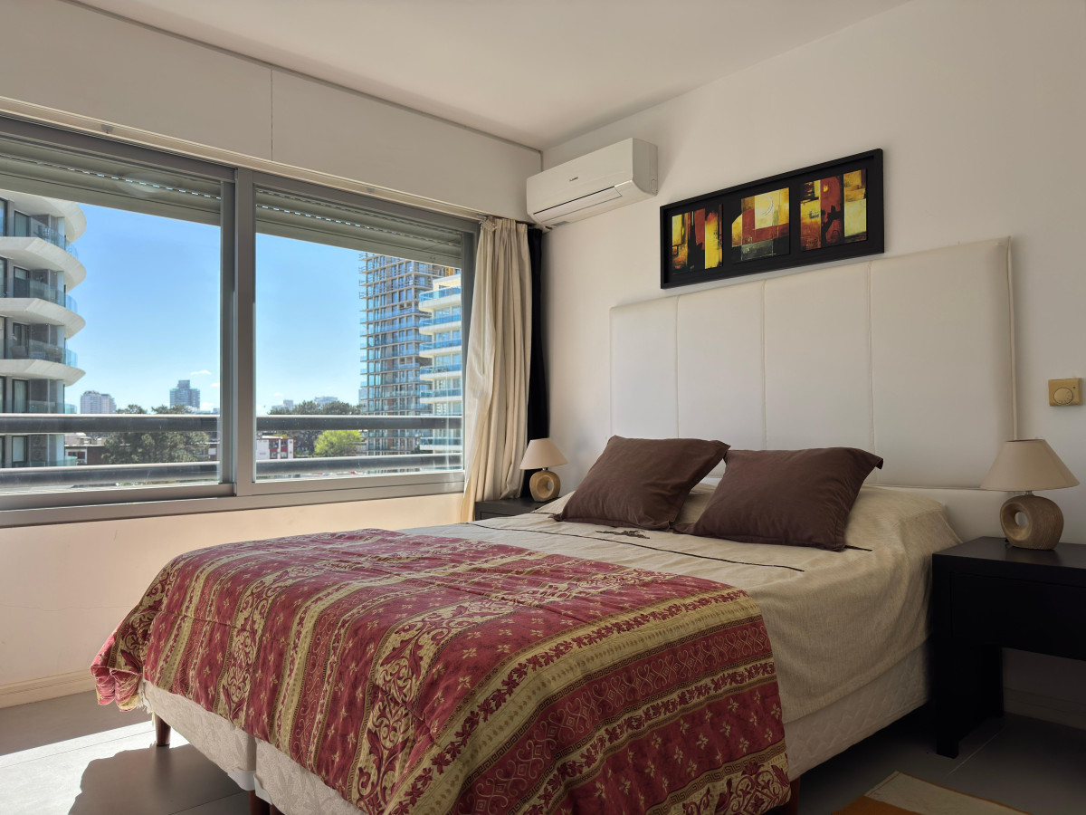 Apartamento ID.2210 - Alquiler de departamento, dos dormitorios, punta del este.