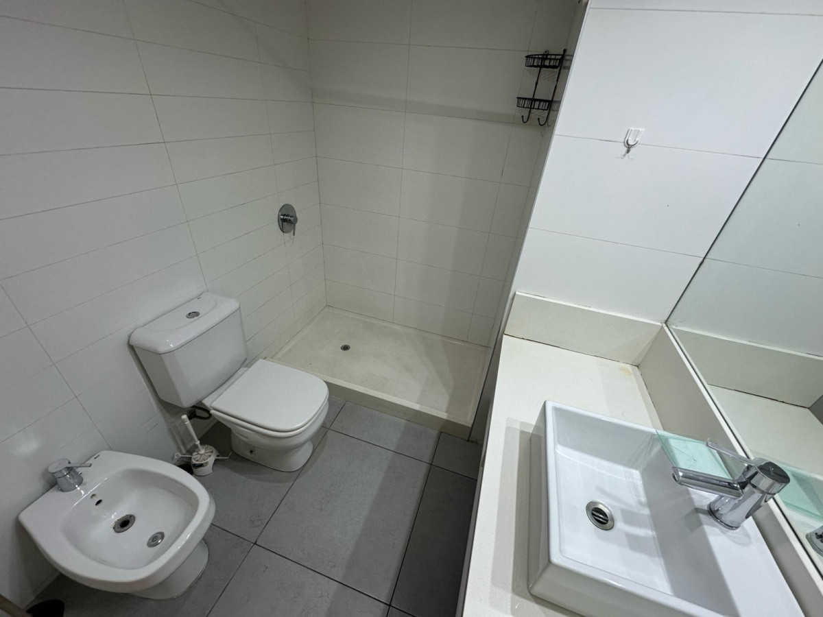 Apartamento ID.515 - Alquiler temporal y alquiler anual departamento de 2 dormitorios en Av. Roosevelt.