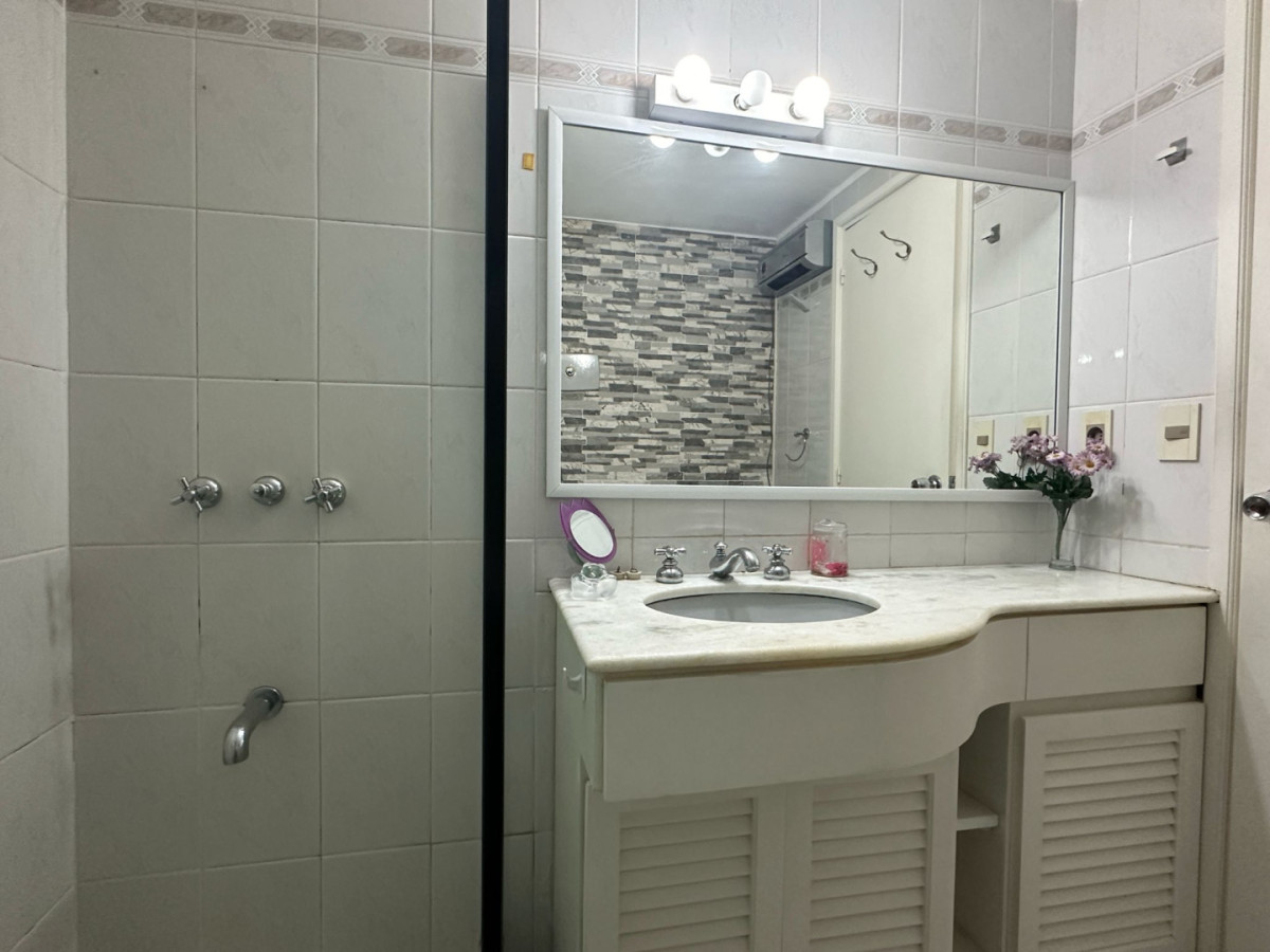 Apartamento ID.2242 - Departamento en VENTA, tres dormitorios.