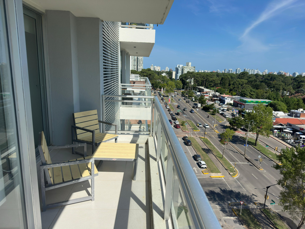 Apartamento ID.515 - Alquiler temporal y alquiler anual departamento de 2 dormitorios en Av. Roosevelt.