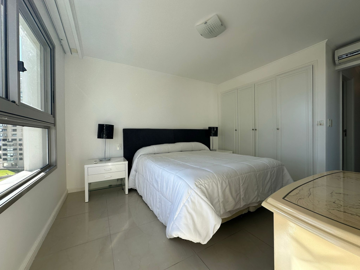 Apartamento ID.473 - Alquiler temporal y venta, de apto primera linea playa brava.