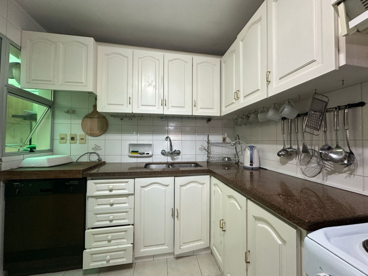 Apartamento ID.2242 - Departamento en VENTA, tres dormitorios.