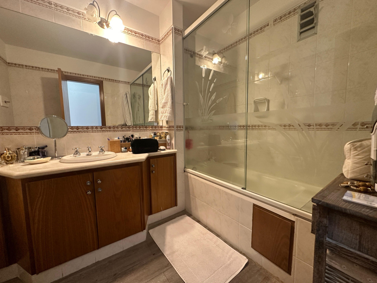 Apartamento ID.711 - Apartamento en Alquiler, vista panoramica, playa brava.