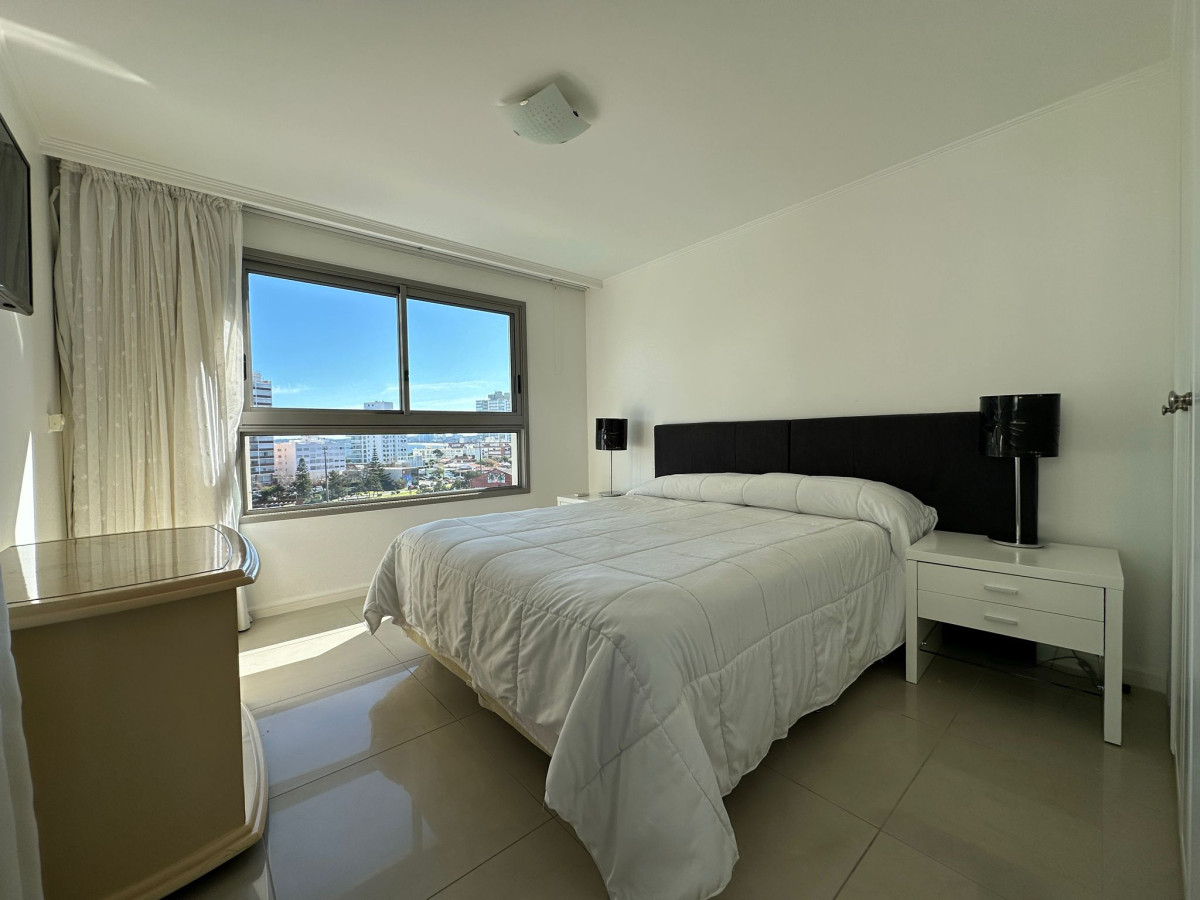 Apartamento ID.473 - Alquiler temporal y venta, de apto primera linea playa brava.