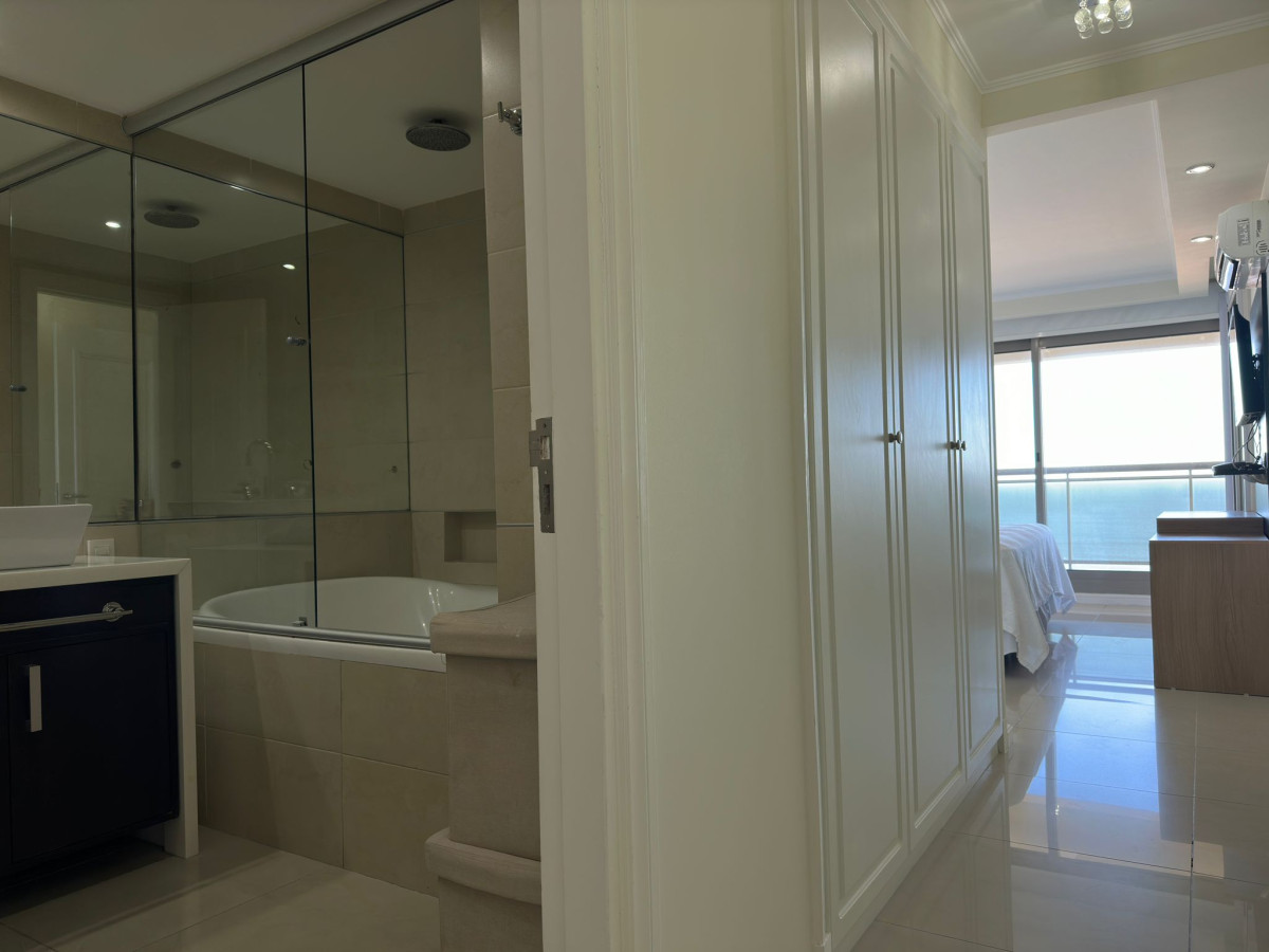 Apartamento ID.472 - Alquiler temporal y venta, de apto primera linea playa brava.