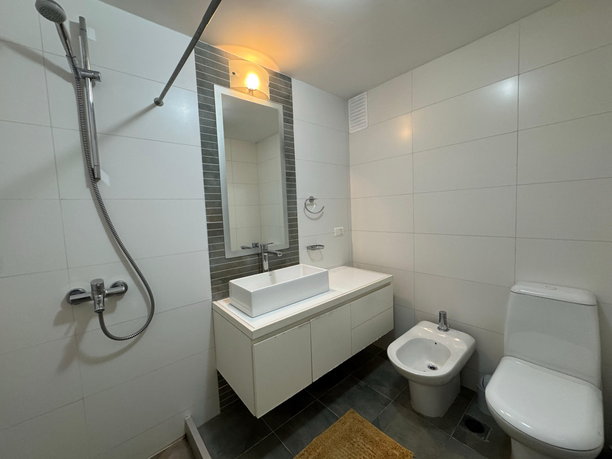 Apartamento ID.2210 - Alquiler de departamento, dos dormitorios, punta del este.