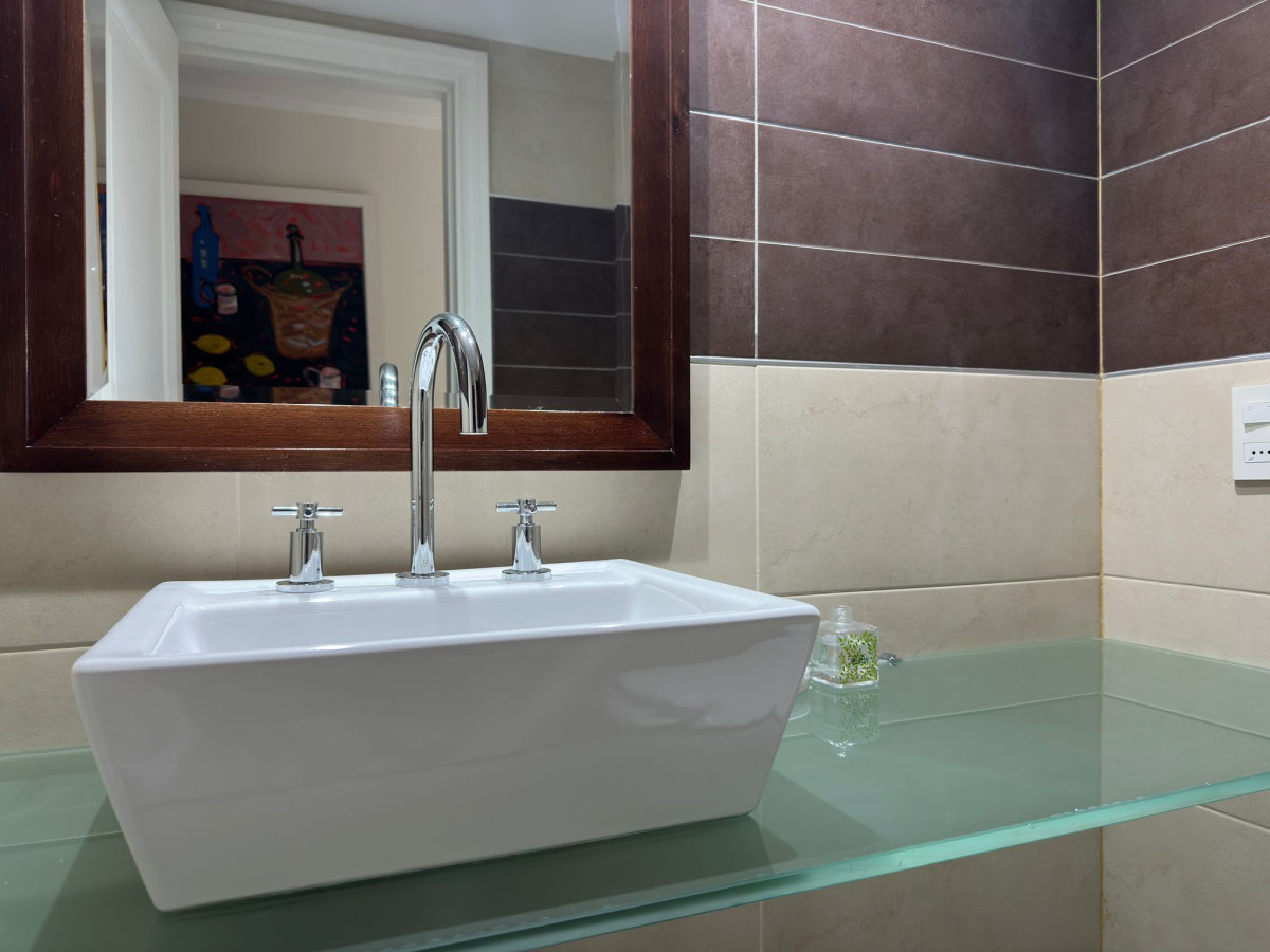 Apartamento ID.472 - Alquiler temporal y venta, de apto primera linea playa brava.