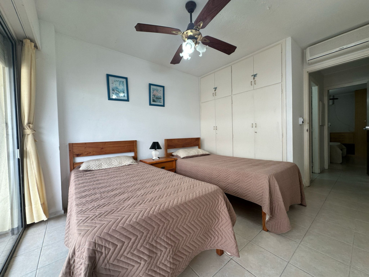 Apartamento ID.2242 - Departamento en VENTA, tres dormitorios.