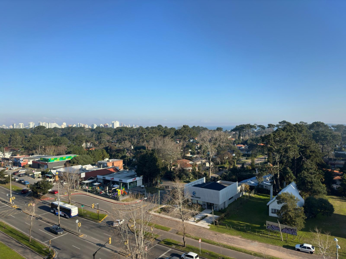 Apartamento ID.515 - Alquiler temporal y alquiler anual departamento de 2 dormitorios en Av. Roosevelt.