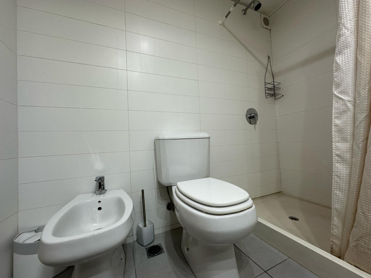 Apartamento ID.515 - Alquiler temporal y alquiler anual departamento de 2 dormitorios en Av. Roosevelt.