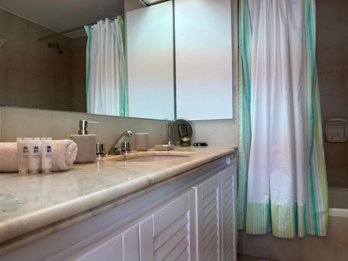 Apartamento ID.2258 - Hermoso departamento con vista a la playa brava.