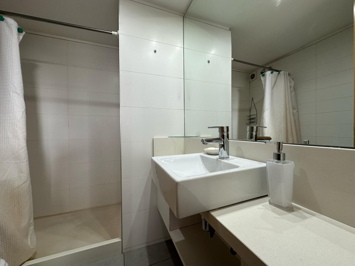 Apartamento ID.515 - Alquiler temporal y alquiler anual departamento de 2 dormitorios en Av. Roosevelt.