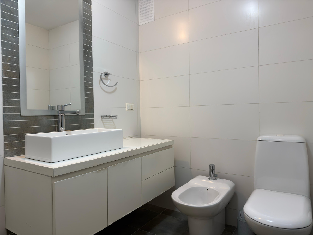 Apartamento ID.2210 - Alquiler de departamento, dos dormitorios, punta del este.