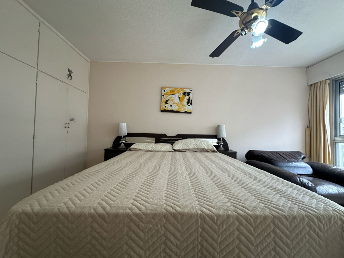 Apartamento ID.2242 - Departamento en VENTA, tres dormitorios.