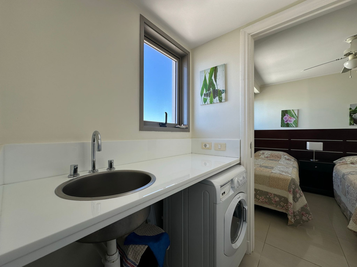 Apartamento ID.472 - Alquiler temporal y venta, de apto primera linea playa brava.