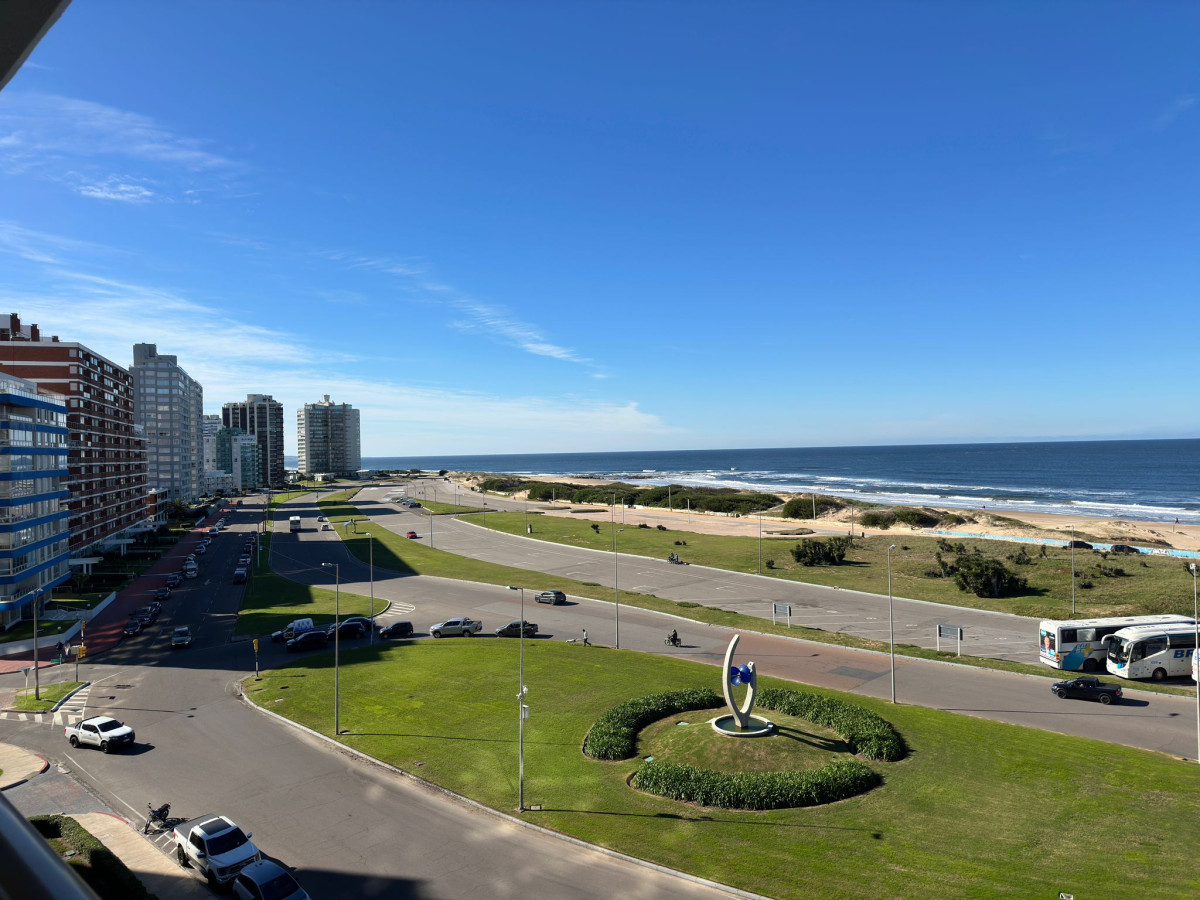 Apartamento ID.473 - Alquiler temporal y venta, de apto primera linea playa brava.