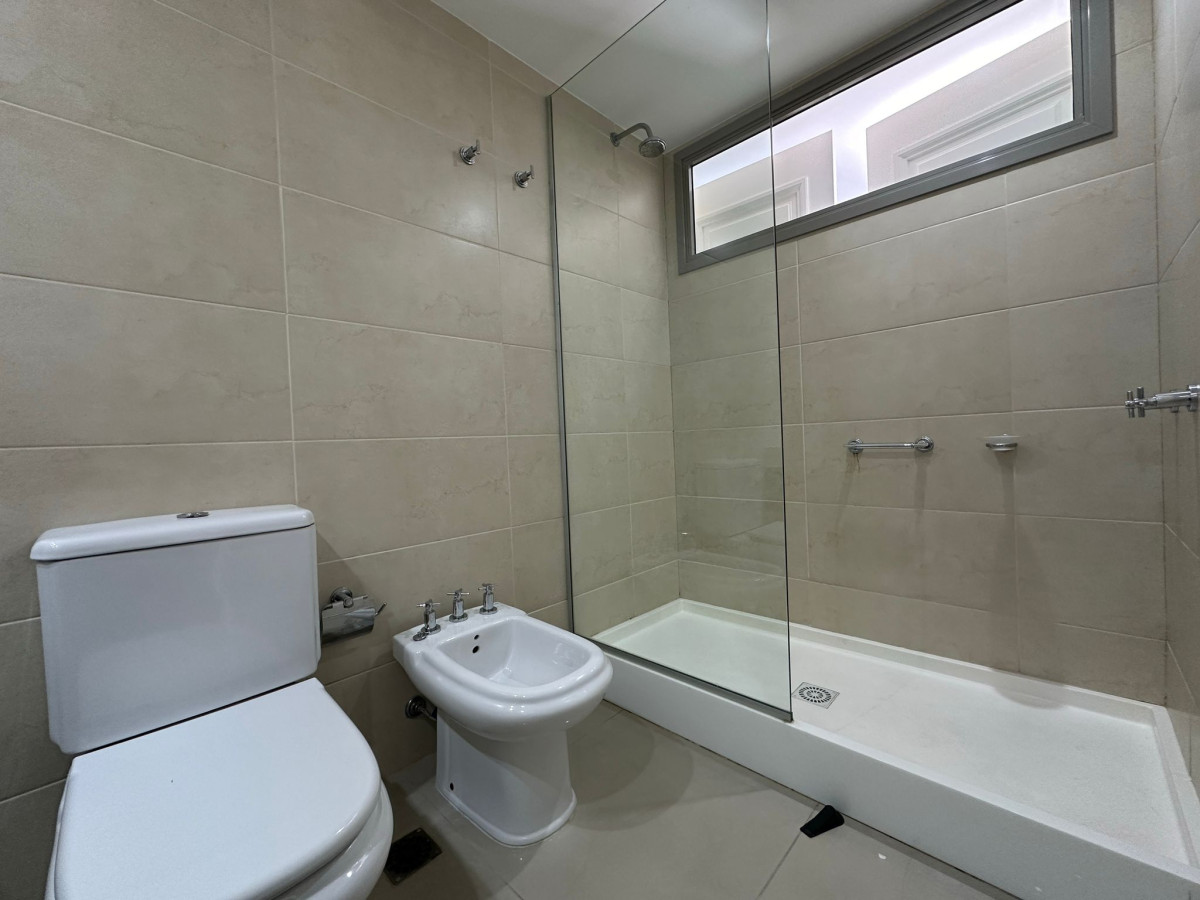 Apartamento ID.472 - Alquiler temporal y venta, de apto primera linea playa brava.