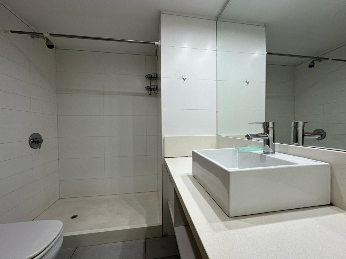 Apartamento ID.515 - Alquiler temporal y alquiler anual departamento de 2 dormitorios en Av. Roosevelt.