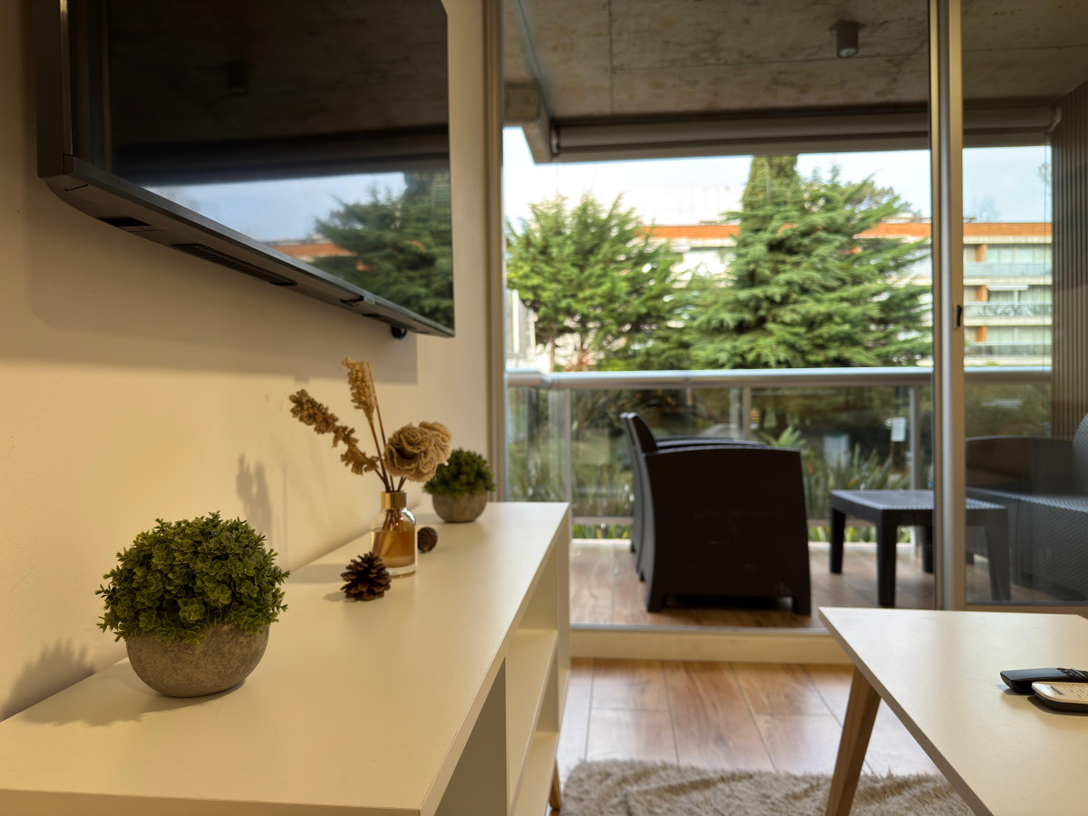 Apartamento ID.1092 - Departamento en Alquiler, punta del este. 