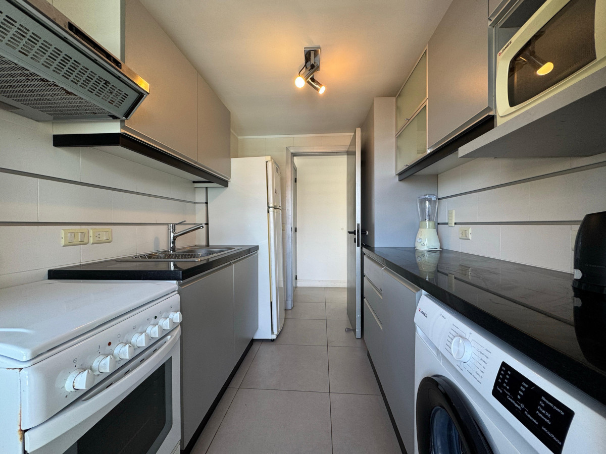 Apartamento ID.2210 - Alquiler de departamento, dos dormitorios, punta del este.